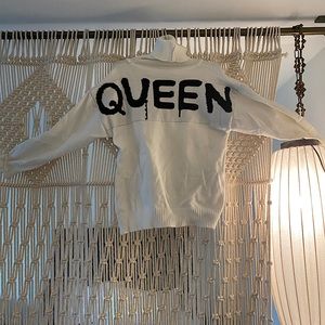 Vintage queen sweater. Size XXS. White